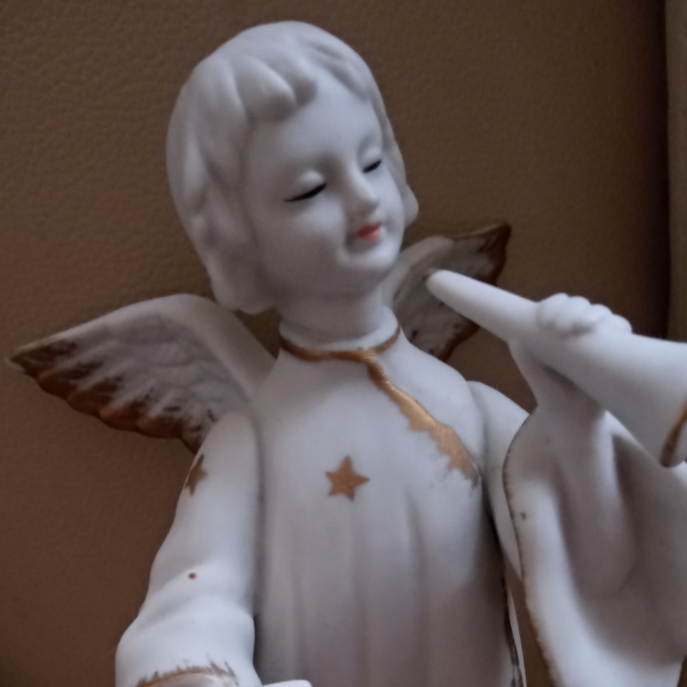 SCHMID ANGEL MUSICAL STATUE RARE